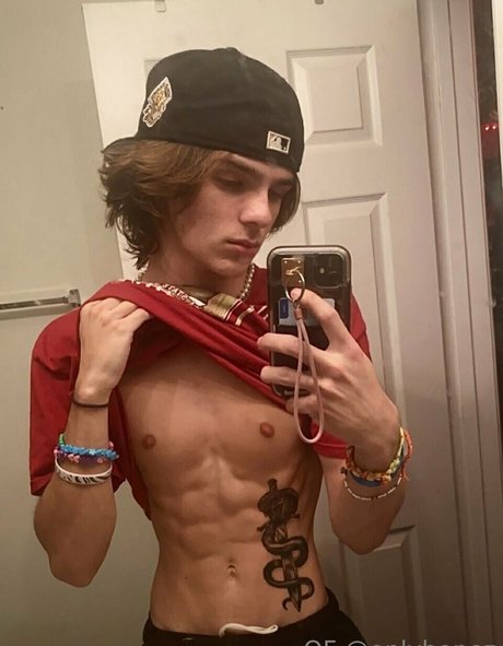 onlybonez modelo caliente imágenes