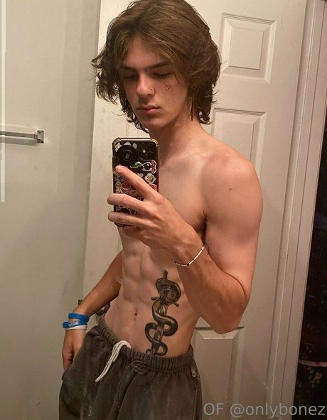 onlybonez hermosa estrella porno fotos