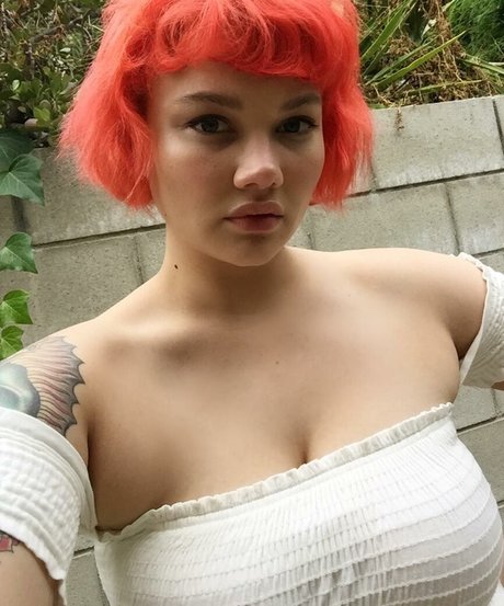 isabel hendrix estrella atractiva foto