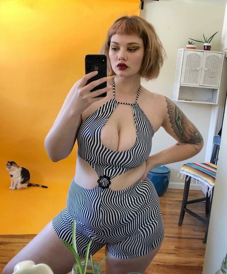 isabel hendrix modelo adulto fotos