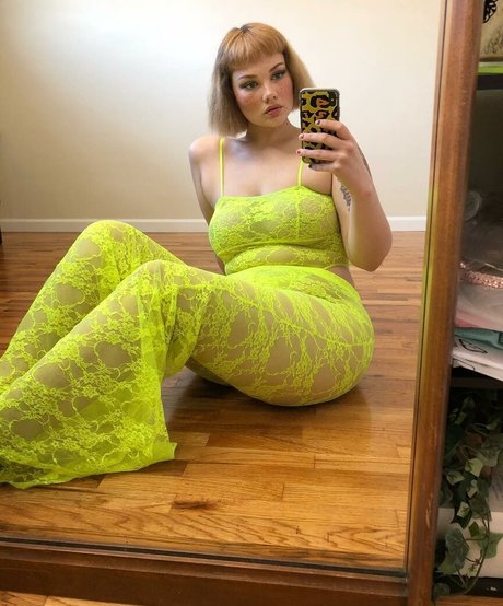 isabel hendrix modelo desnuda imágenes