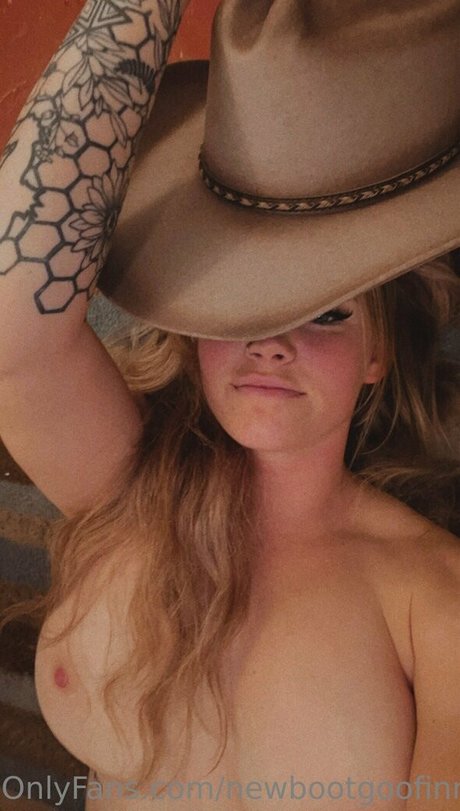 newbootgoofinn modelo desnuda fotos