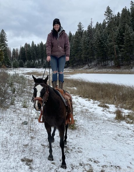 newbootgoofinn modelo xxx foto