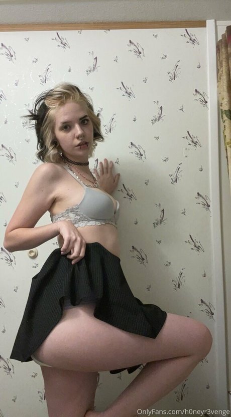 gothichorrorcliche estrella desnuda imágenes