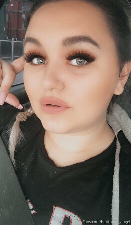 btattooed angel estrella xxx galería