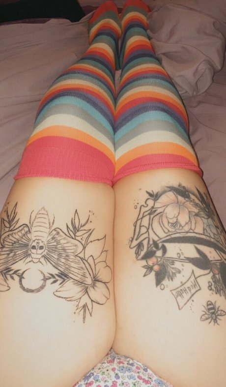 btattooed angel modelo agradable imágenes