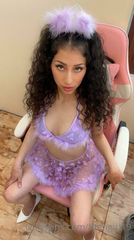 girlsweet19 buena estrella porno foto