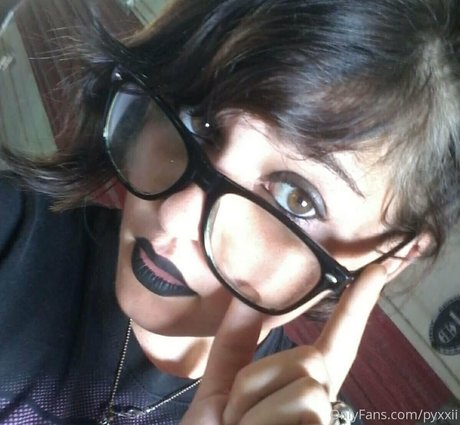 pyxxii estrella porno de arte archivo