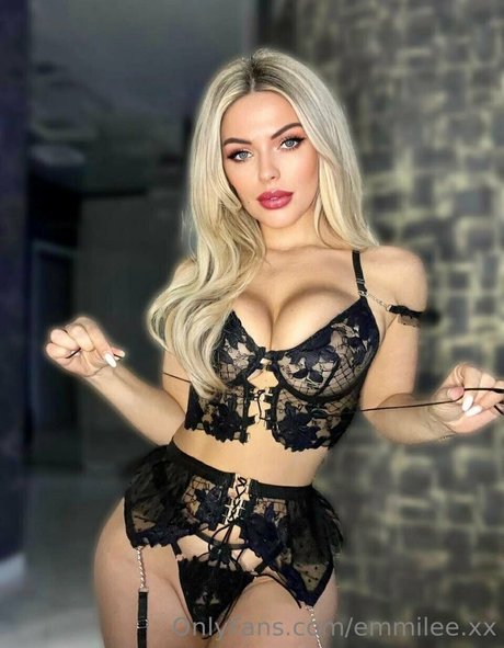 emmilee xx estrella adulta imagen