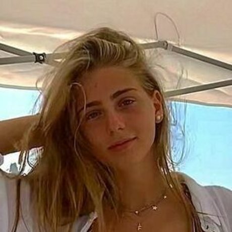 Francesca Salerno hermosa modelo foto