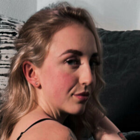 justpeechi actriz foto