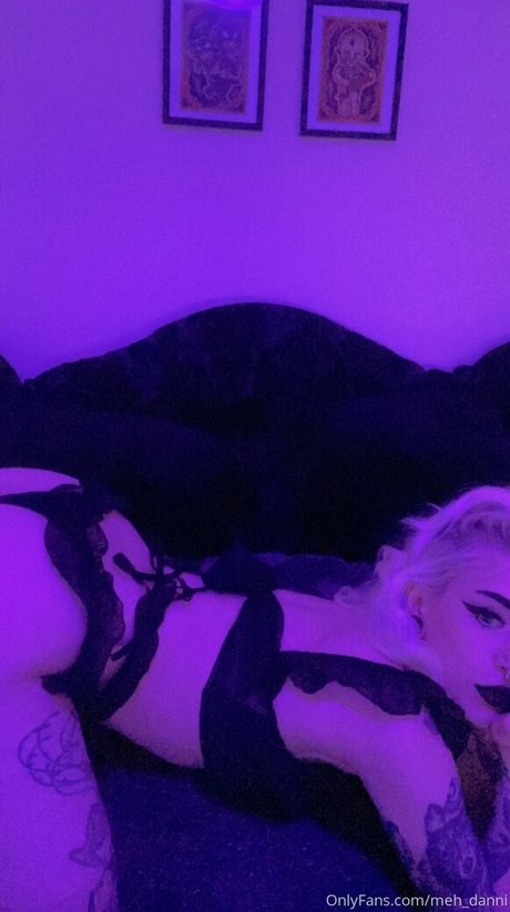 meh danni modelo sexual fotos