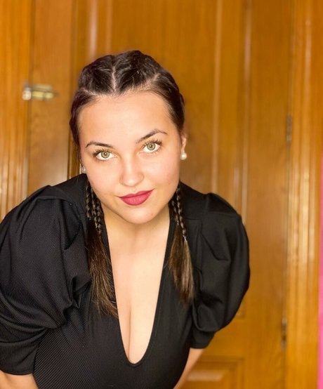 influencer asiática en onlyfans hermosa hd galería