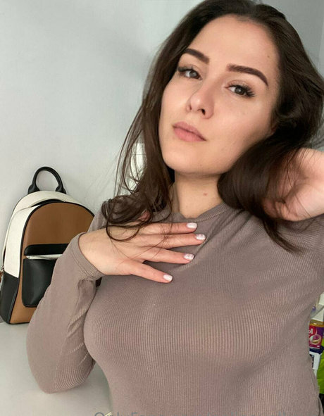 polinavolkova estrella porno atractiva foto