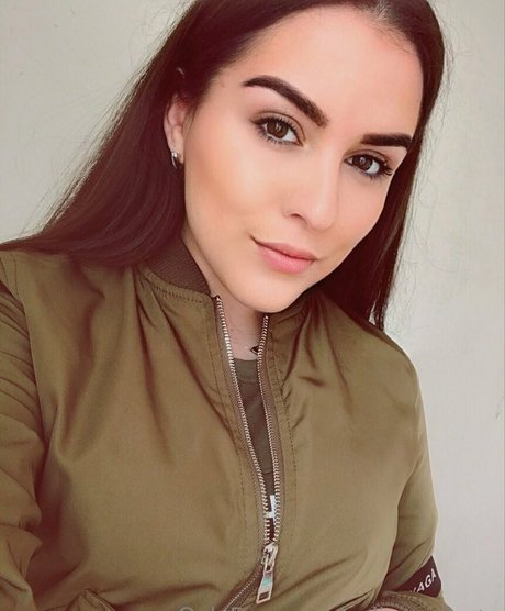 polinavolkova modelo exclusivo imagen