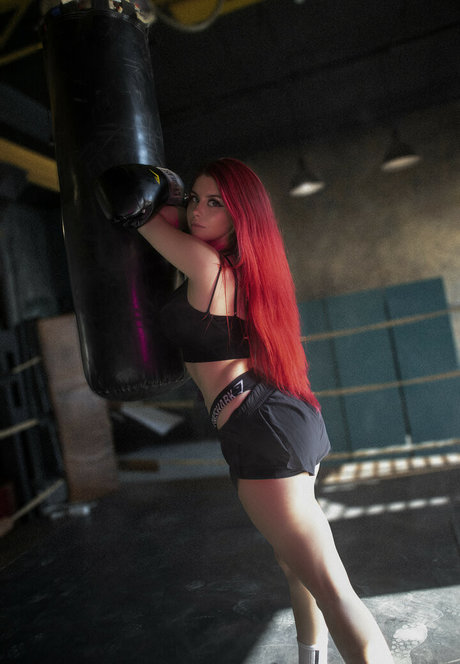 Angie Strelnikova estrella desnuda galerías