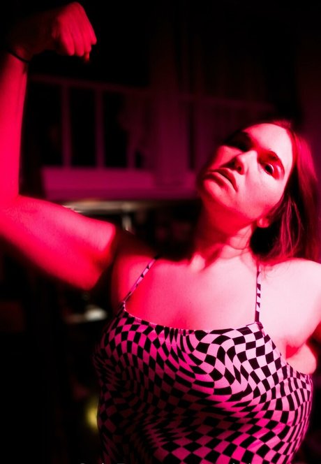 realgiantessa estrella porno erótica imagen