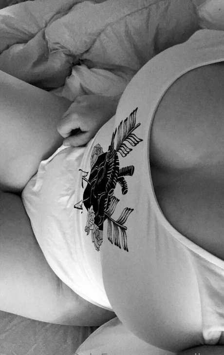 ruudbay modelo desnuda galerías