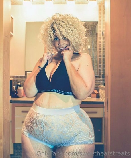 sweetheatstreats estrella porno desnuda imágenes