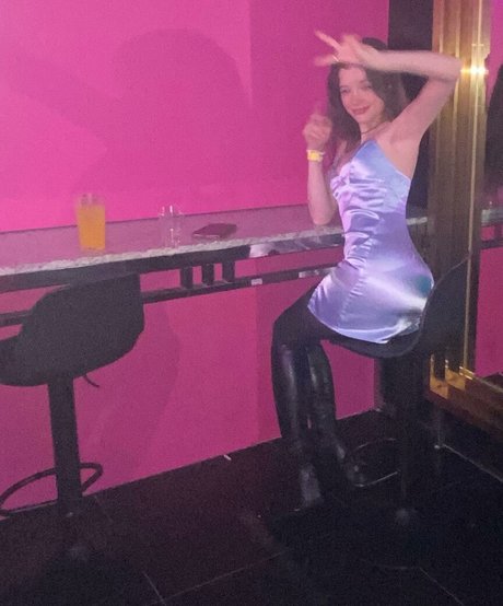 A Bit Rebecca estrella porno xxx galería