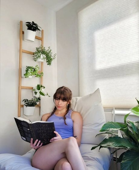 rubia masturbándose onlyfans hermosa hd galería