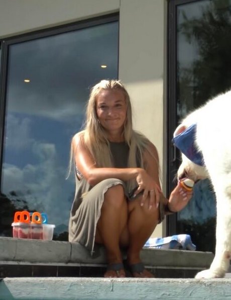 Chelsea Kreiner estrella porno erótica foto