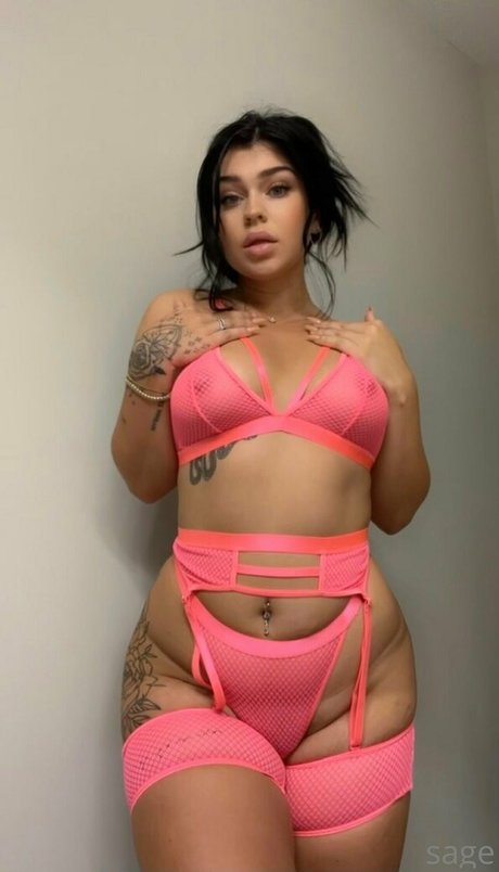 Sagexoxx actriz atractiva foto