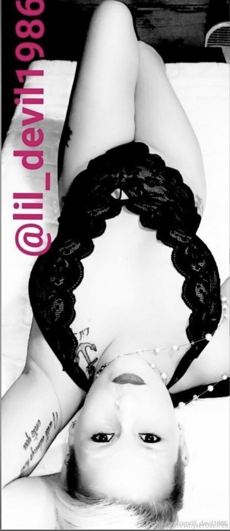 whyterosefree modelo superior galería