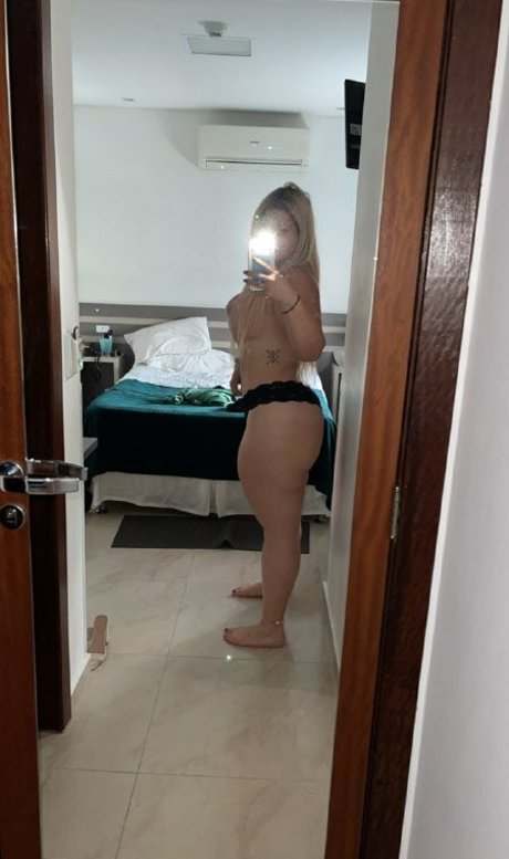 Debora Porto estrella exclusiva archivo