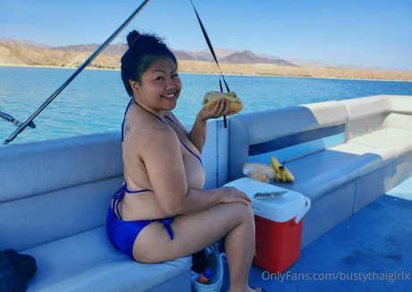 bustythaigirlx actriz libre fotos