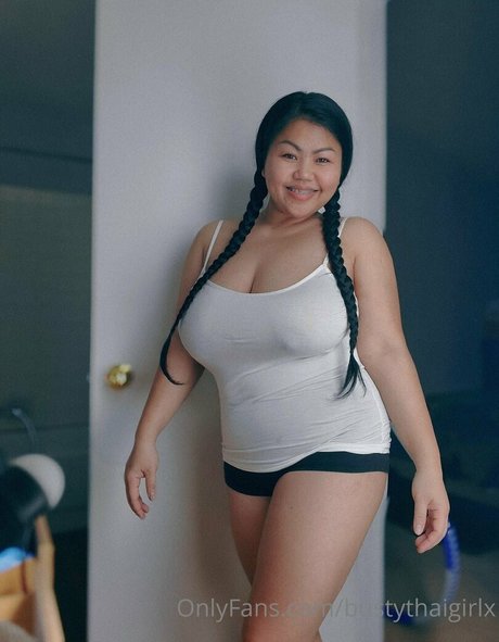 bustythaigirlx sexo estrella archivo