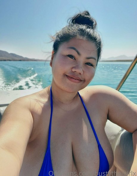 bustythaigirlx modelo perfecto fotos