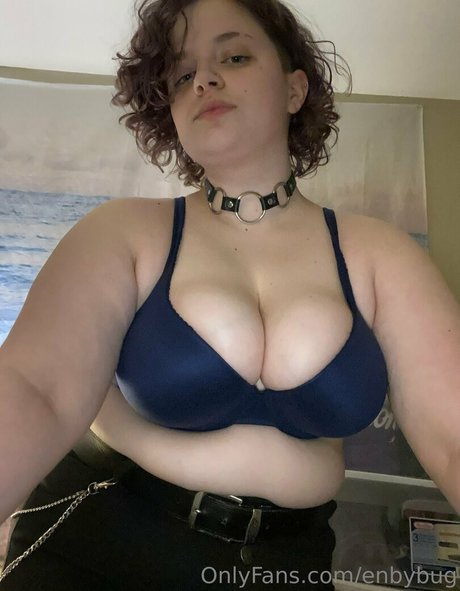 enbybug actriz desnuda imágenes