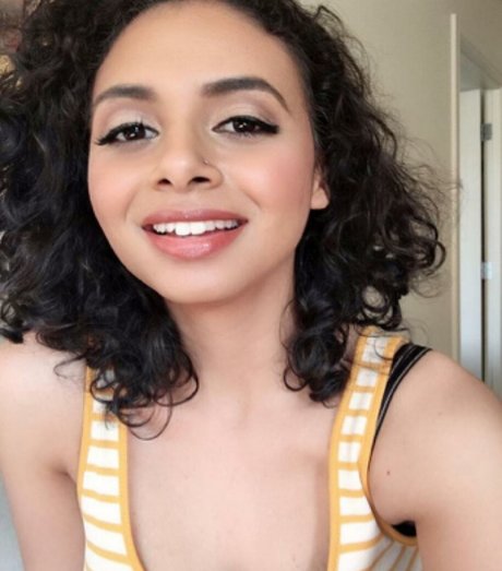 React GirlsYT modelo atractivo imágenes