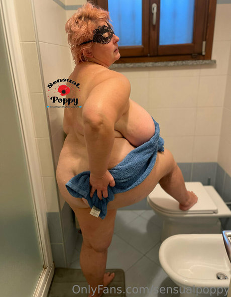 sensualpoppy modelo gratis galerías