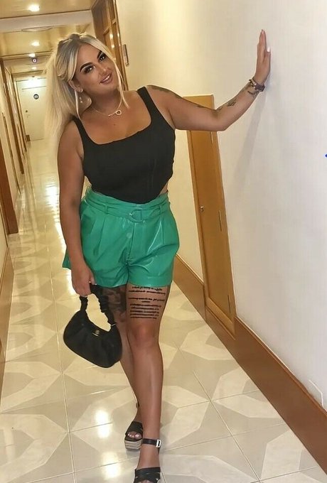 georgina hannah estrella de alta calidad foto