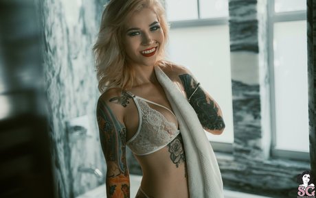 Kourtneydee estrella del arte galería