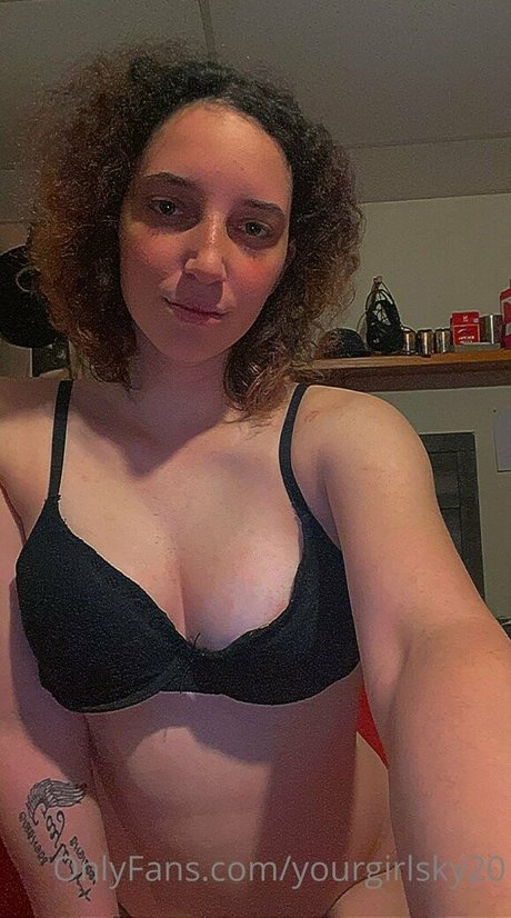 itsyagirlsky estrella porno hermosa imagen