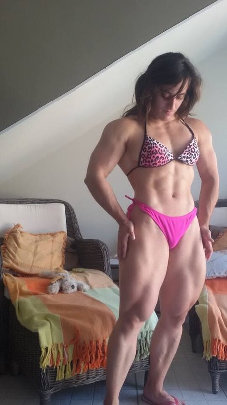 Micaela Viscido modelo desnudos fotos