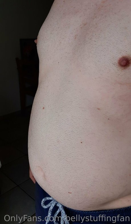 bellystuffingfan estrella desnuda fotos