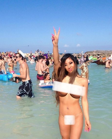 Tiffany Luu estrella porno en alta definición galería