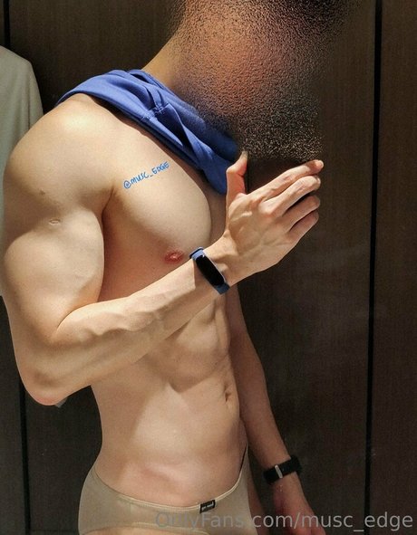 musc edge bonita modelo foto