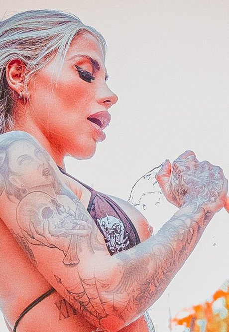 Vanessa Mesquita estrella bonita galerías