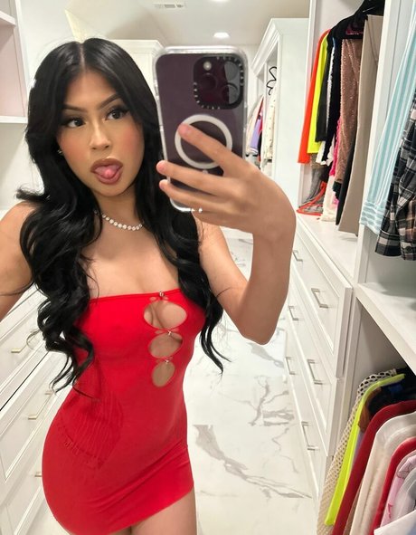 Desiree Montoya arte modelo galería