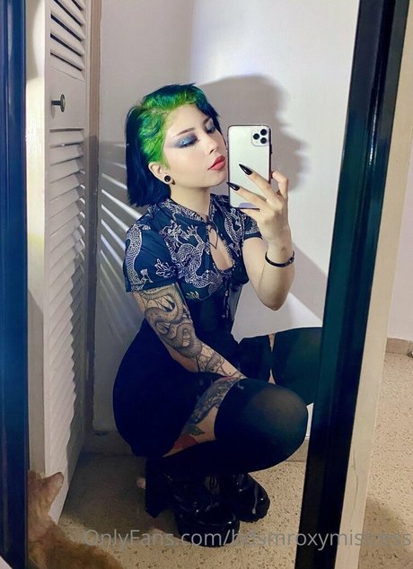 mistressroxybdsm estrella porno en alta definición archivo