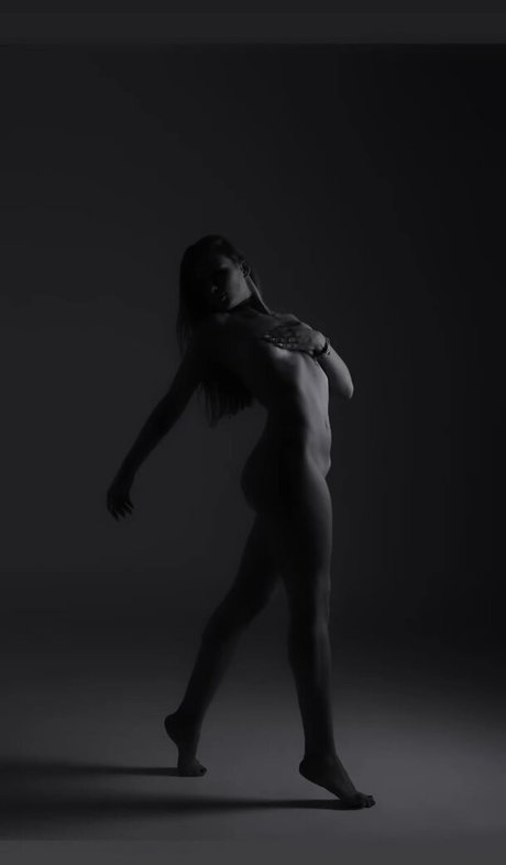 Tati phoenix777 arte estelar foto