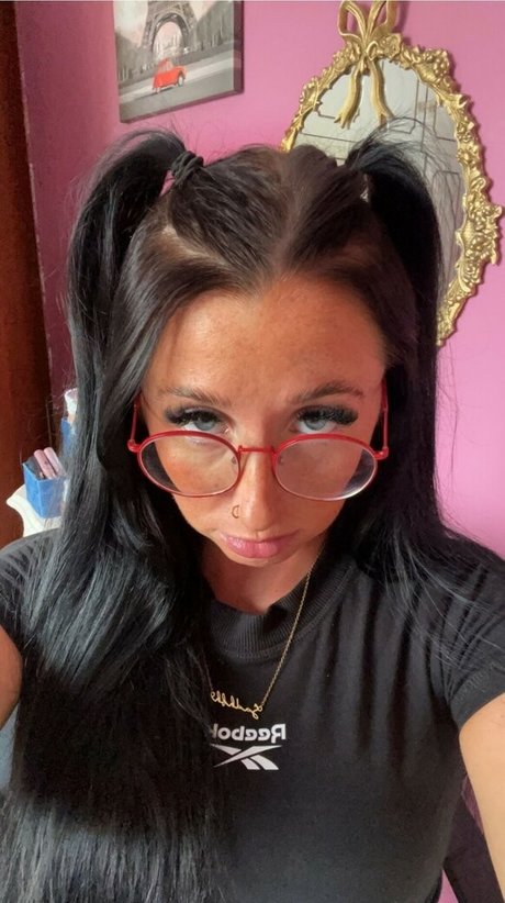 Sadhbh Flemming estrella porno en alta definición imágenes