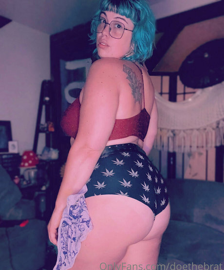 doethebrat modelo atractivo imágenes