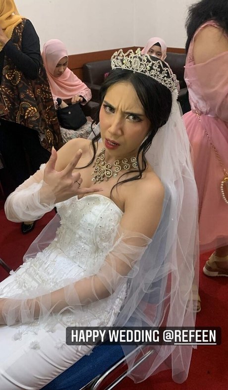 Refeen actriz caliente recopilación