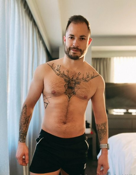 aaronburkexxx actriz erótica imagen